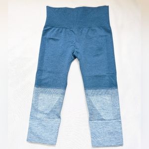 Lululemon Seamlessly Street Crop size 4